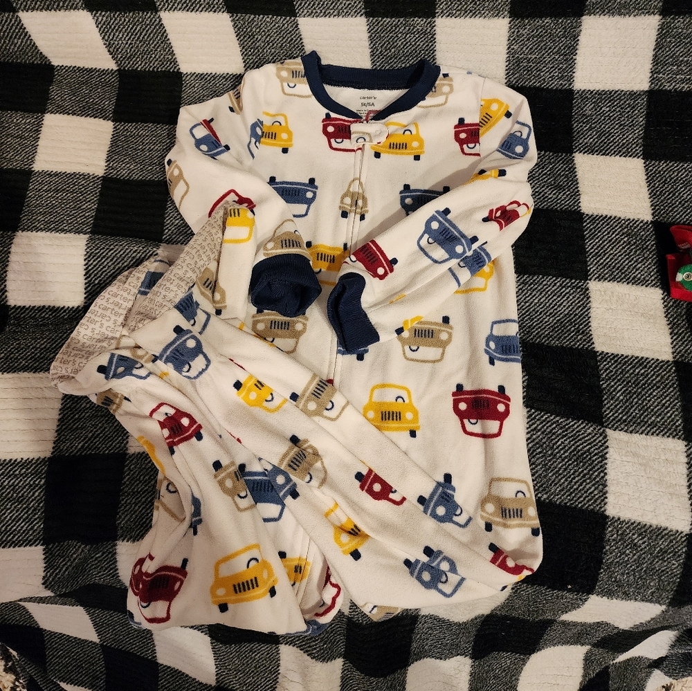 Boys Carters footie pajamas pj's size 5T